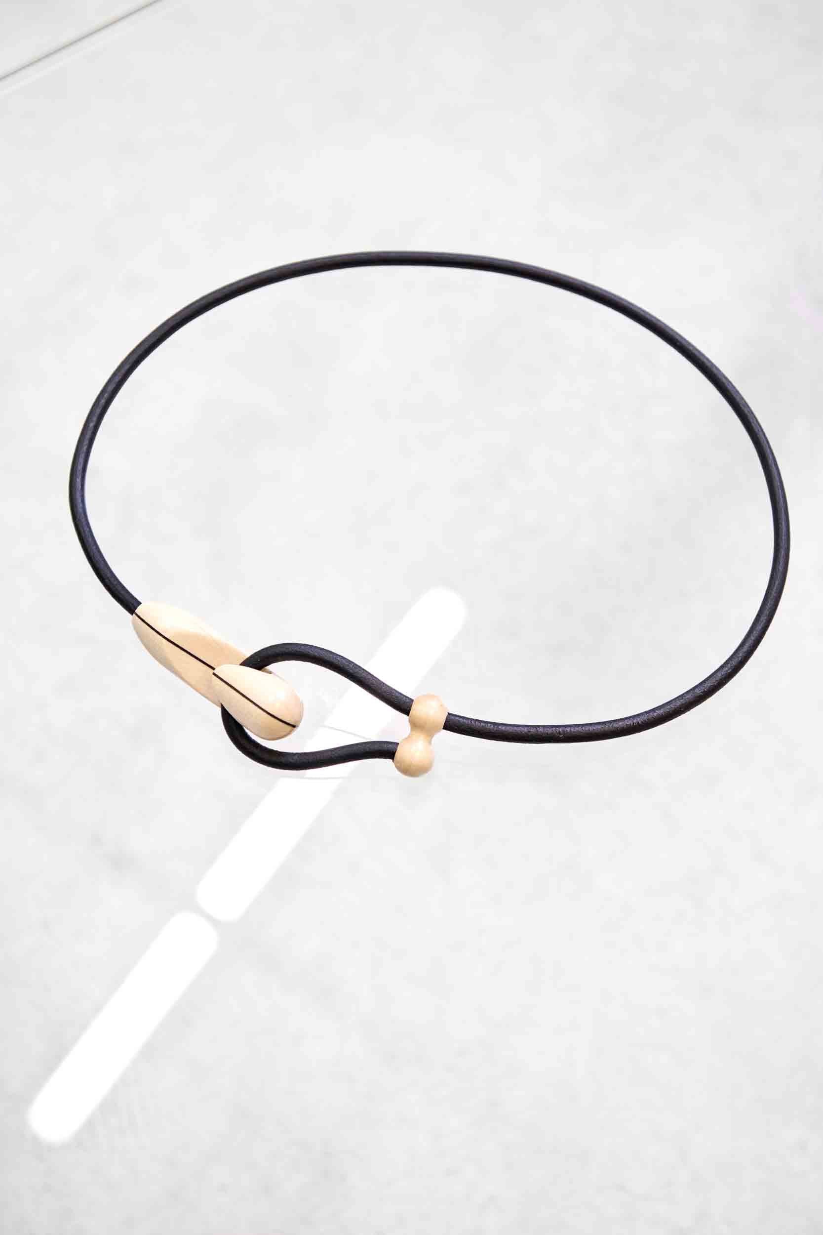 Gancio Belt / Black Line Maple Wood / Black Leather