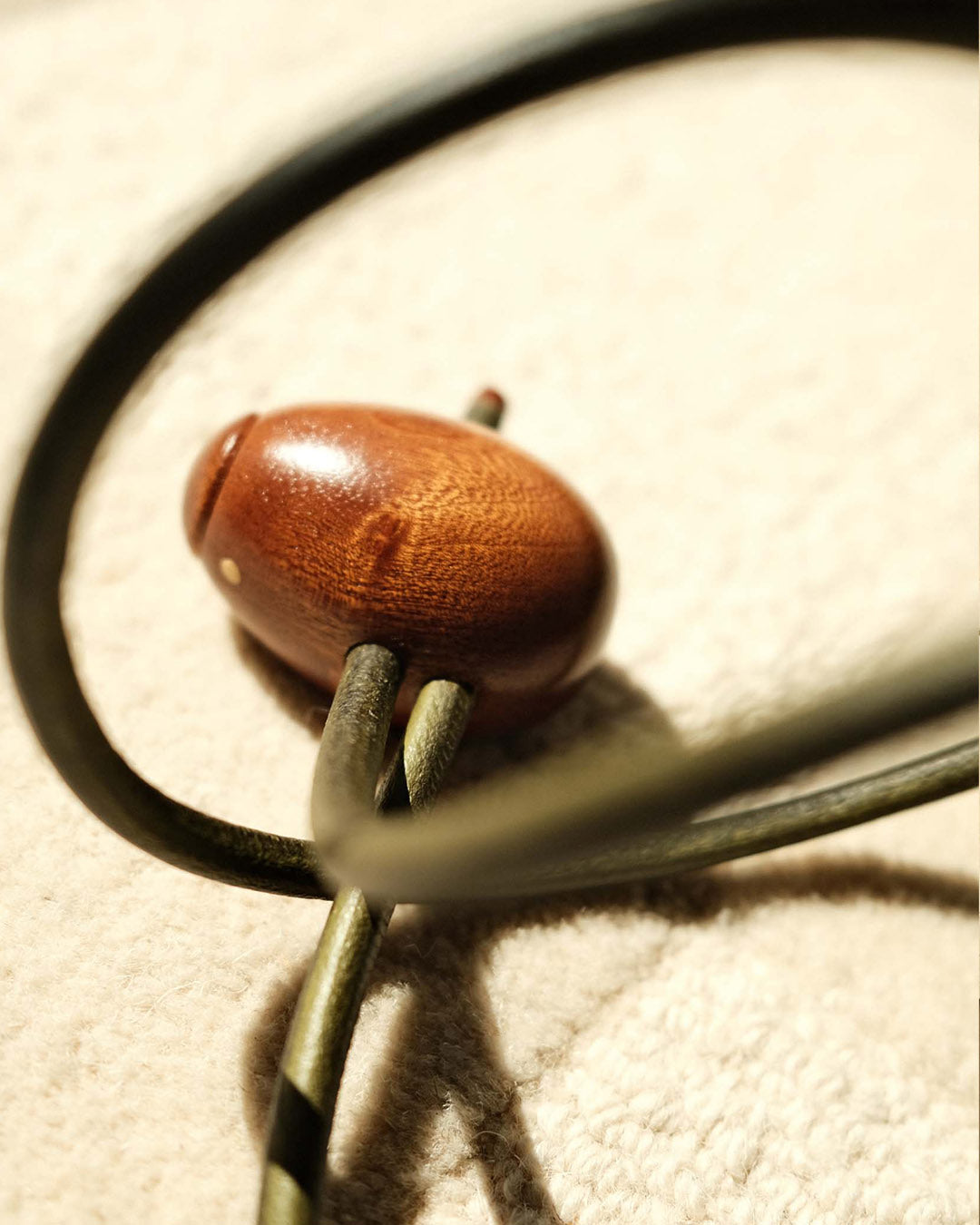 Cintura Uovo / Legno di mogano / Cuoio verde