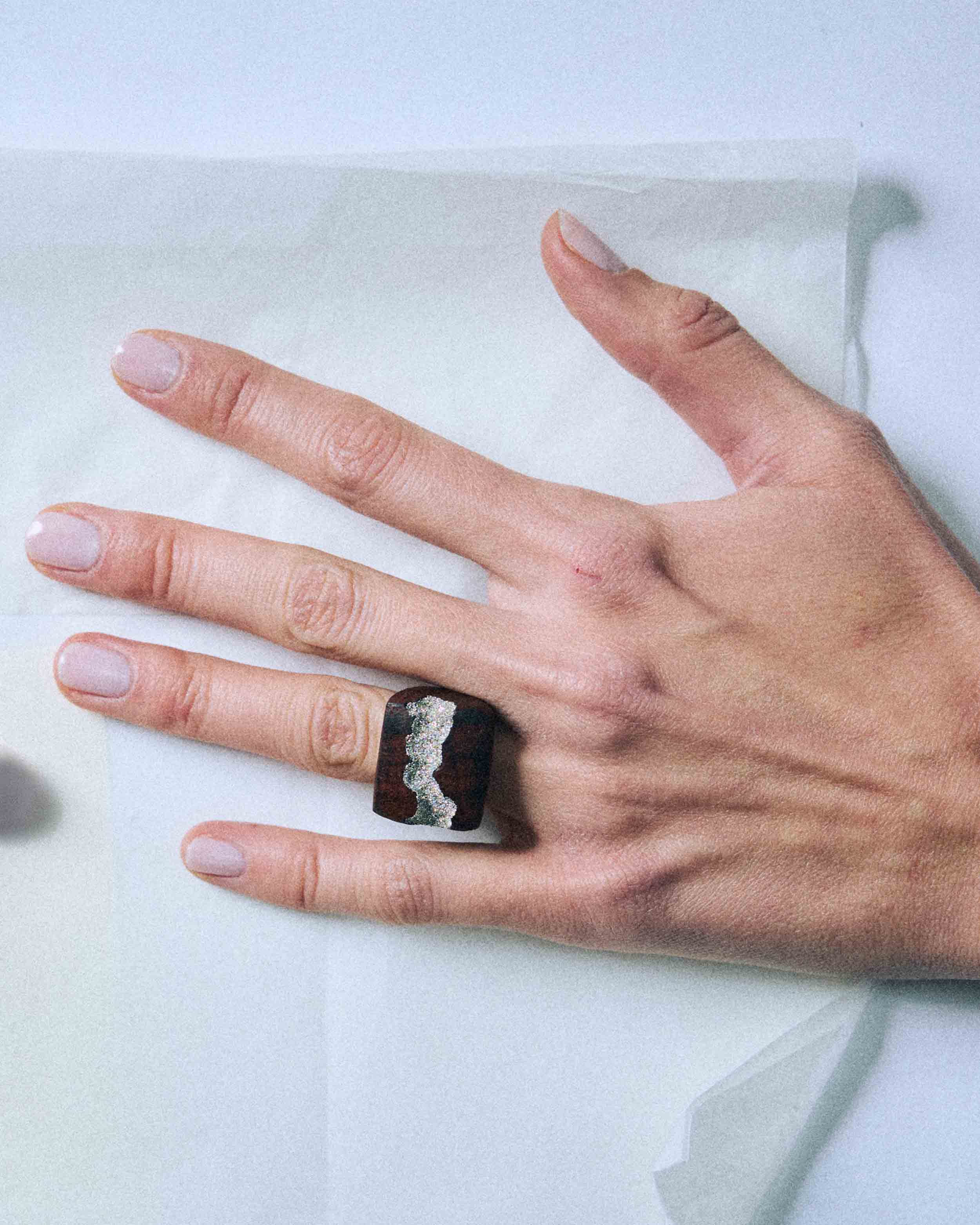 Ring / Rosewood / Diamond Dust