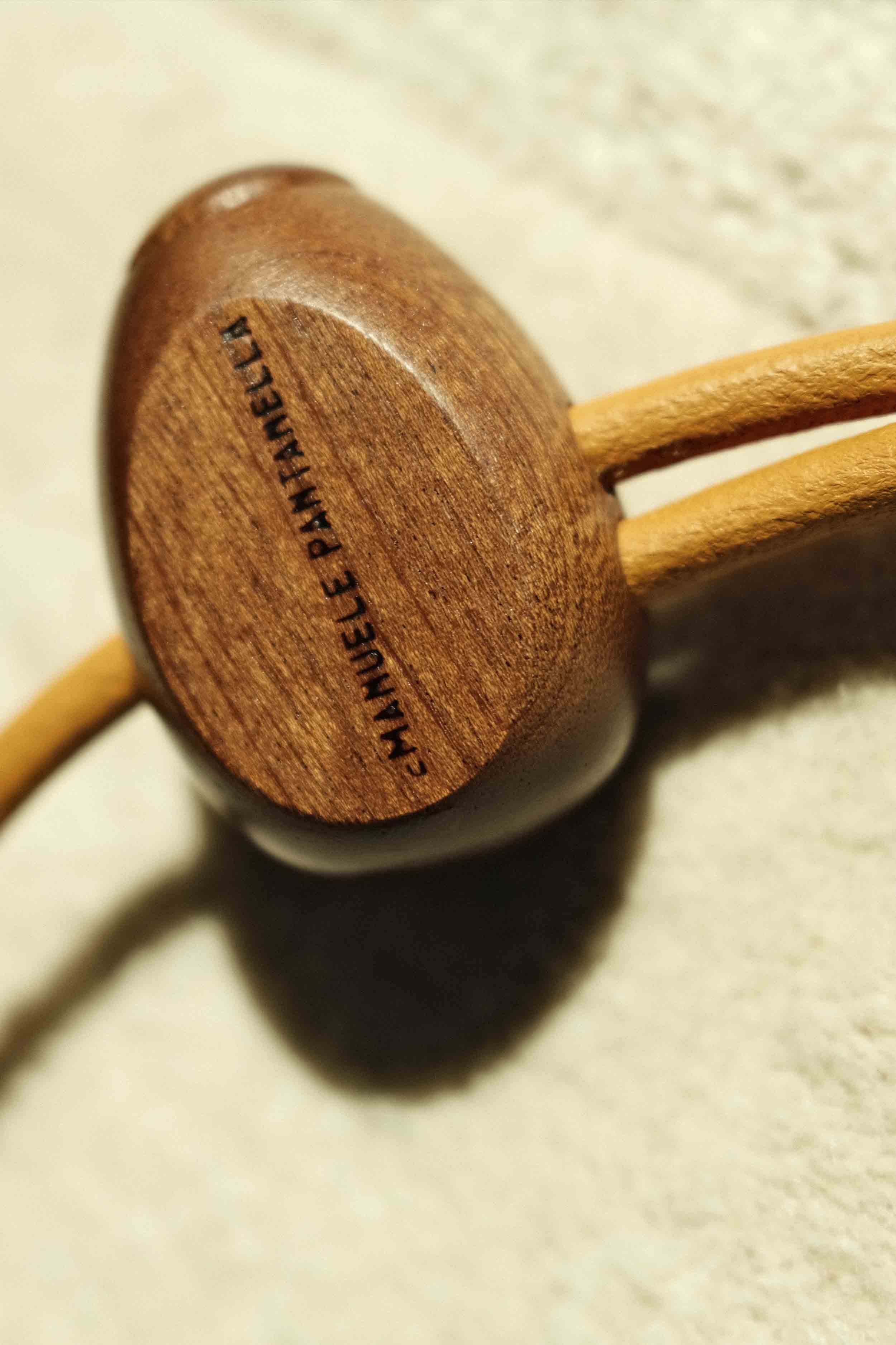 Cintura Uovo / Legno di mogano / Cuoio giallo