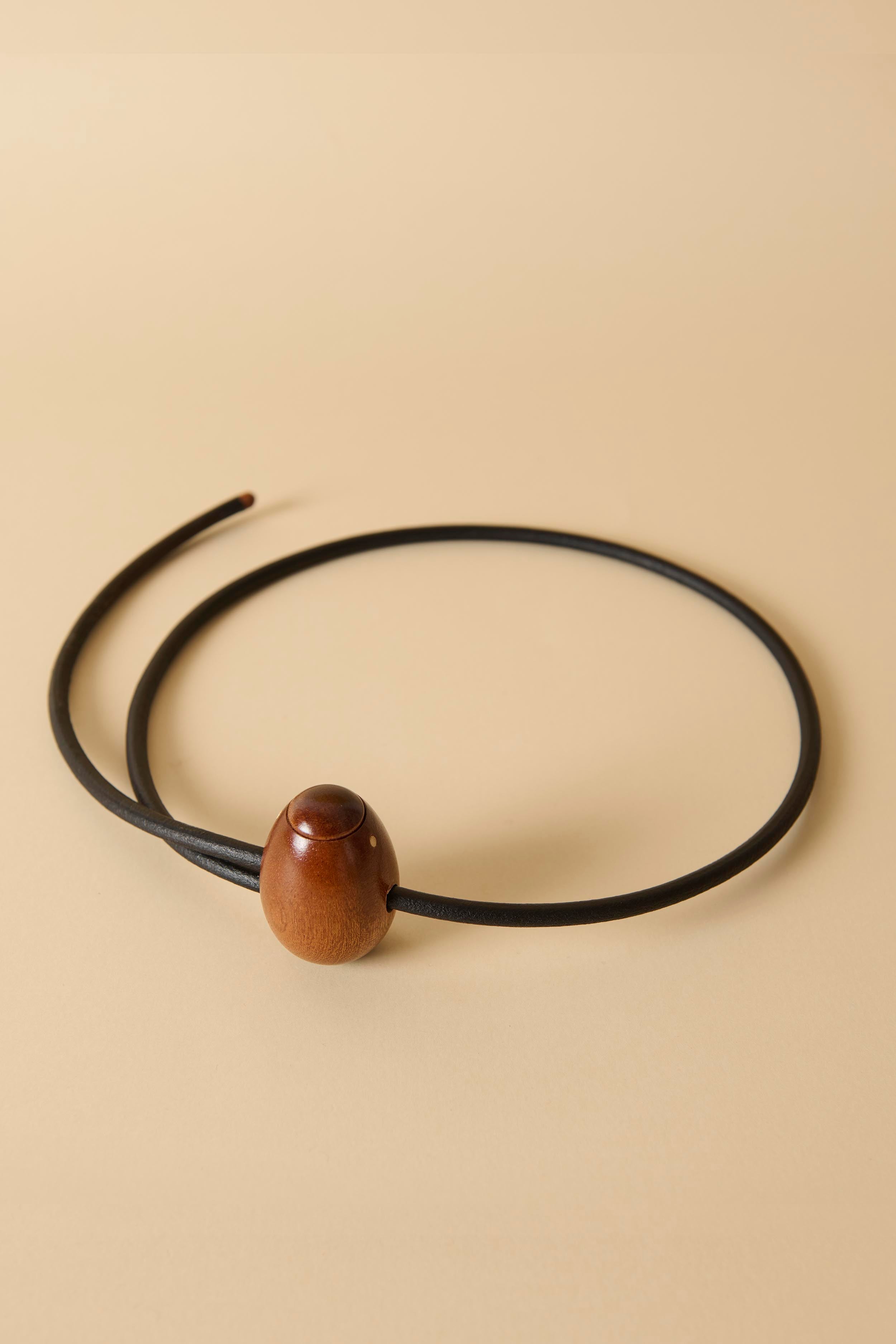Uovo Belt / Mahogany Wood / Black Leather