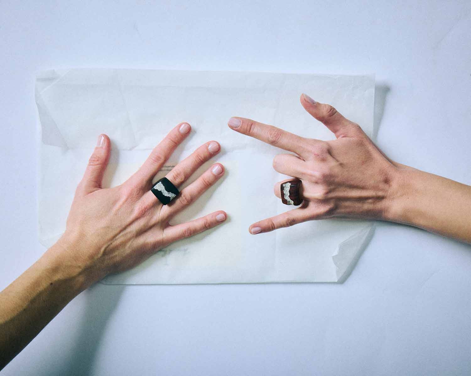 Anello / Legno di Ebano / Micro Diamanti