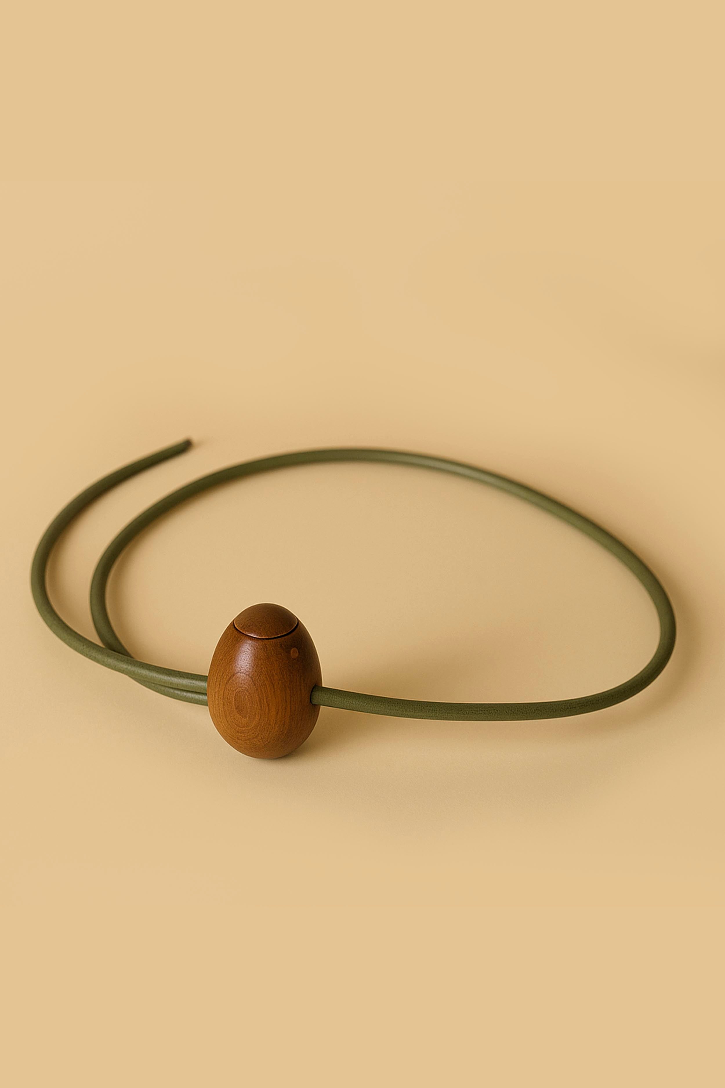 Uovo Belt / Mahogany Wood / Green Leather