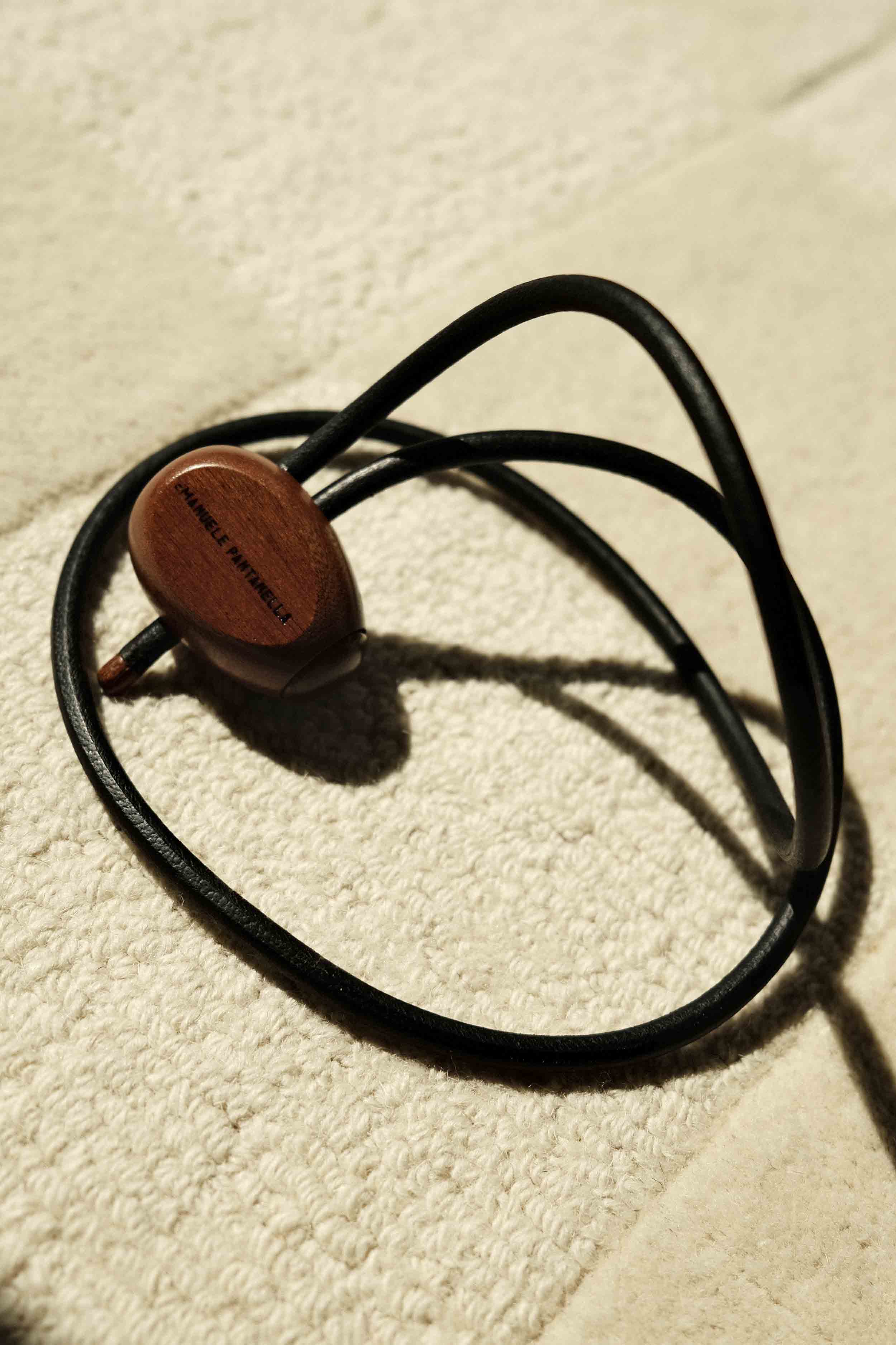 Uovo Belt / Mahogany Wood / Black Leather